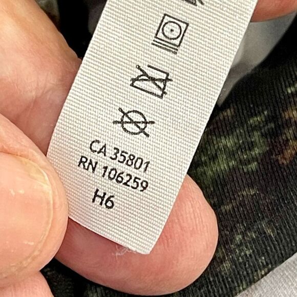 Lululemon Athletica Wonder Under Abstract Print Crop Leggings. Size 4.
Like new. - Picture 7 of 8